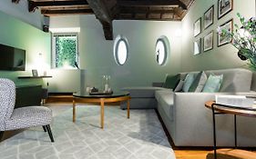 Joivy Luxurious Apt For 4 Near Duomo And Galleria Vittorio